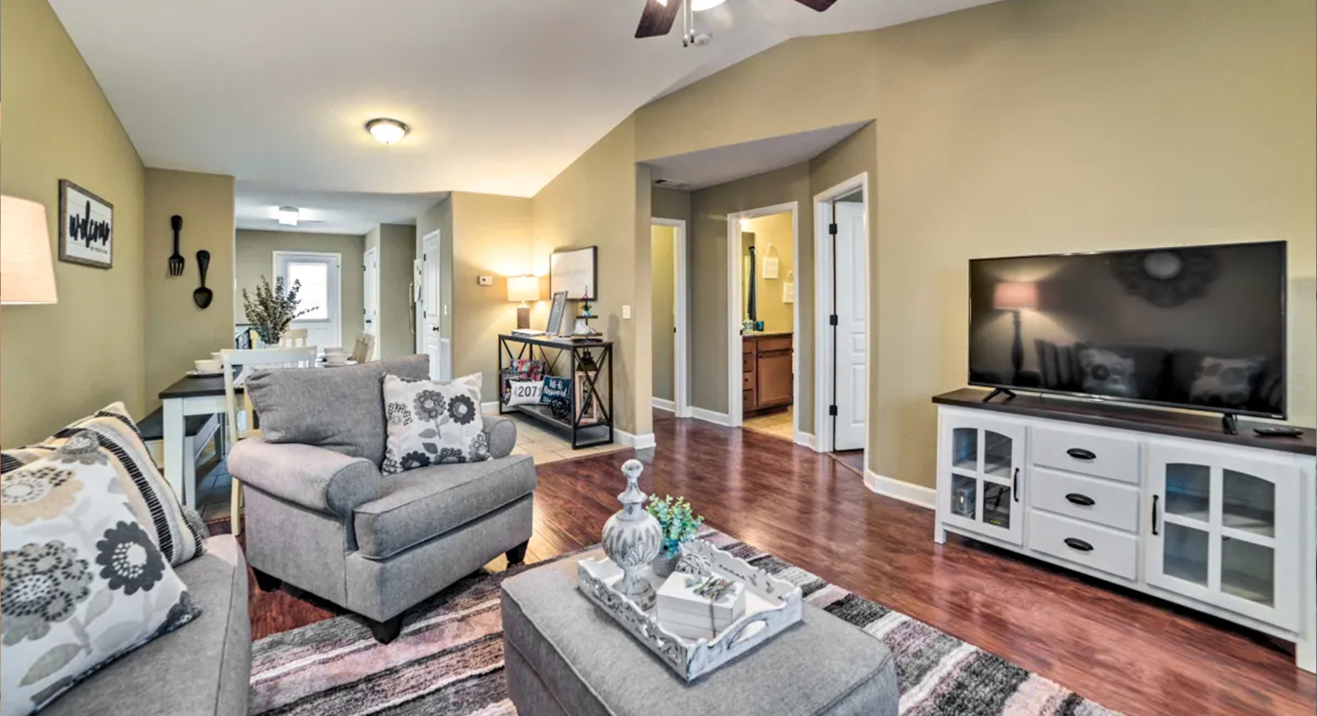 2 Bedroom living